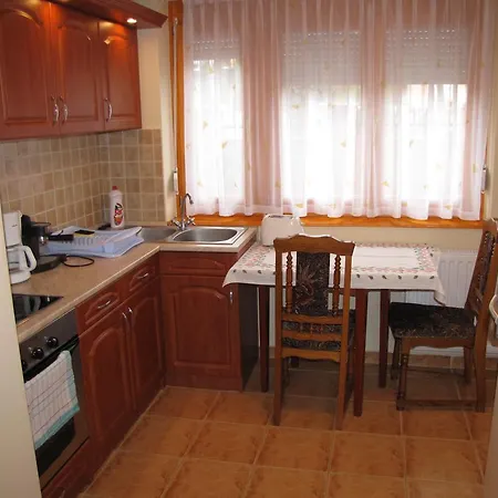 Apartament Zoli Apartmanok-brody 51-53 *