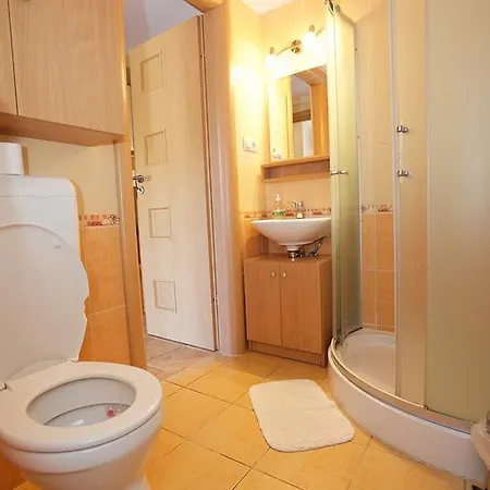 Zoli Apartmanok-brody 51-53