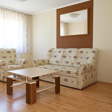 Zoli Apartmanok-bródy 51-53 Hajdúszoboszló