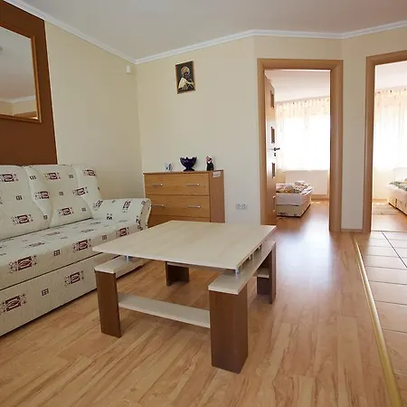 Zoli Apartmanok-bródy 51-53