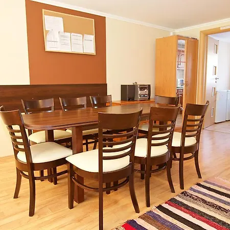 Zoli Apartmanok-bródy 51-53