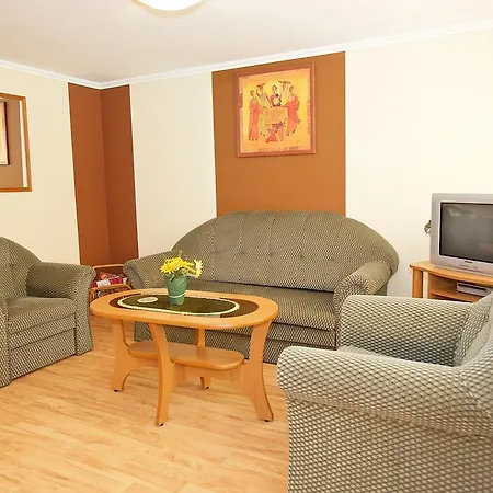 Apartman Zoli Apartmanok-bródy 51-53
