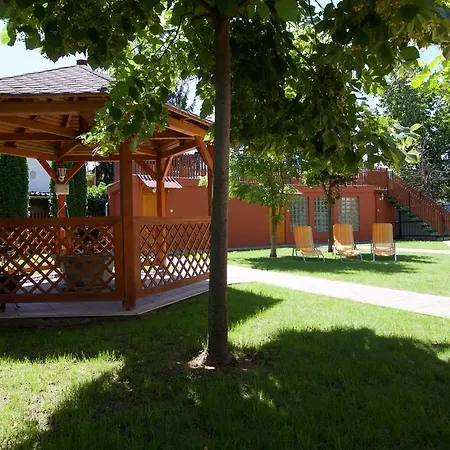 Zoli Apartmanok-bródy 51-53