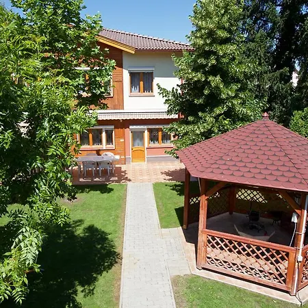 Zoli Apartmanok-brody 51-53 Hajdúszoboszló