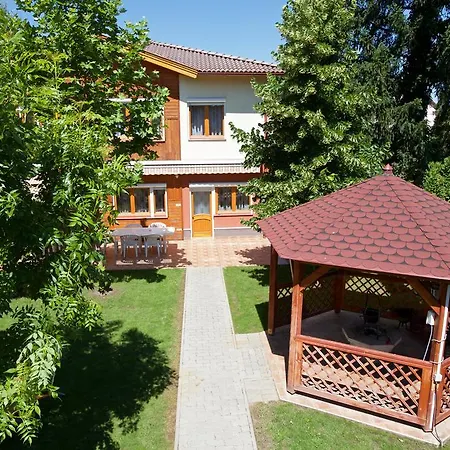 Zoli Apartmanok-bródy 51-53 Hajdúszoboszló
