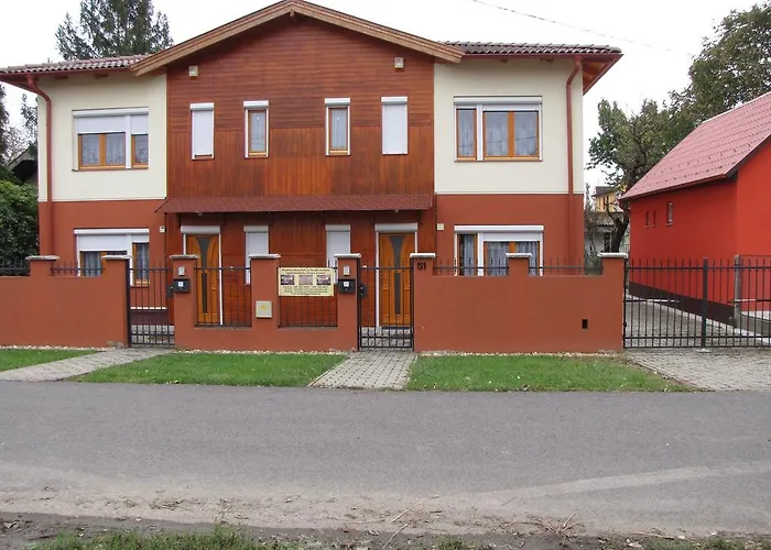 Zoli Apartmanok-brody 51-53 Hajdúszoboszló