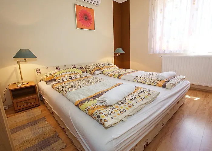 Zoli Apartmanok-brody 51-53 Hajdúszoboszló