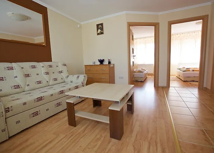 Zoli Apartmanok-brody 51-53