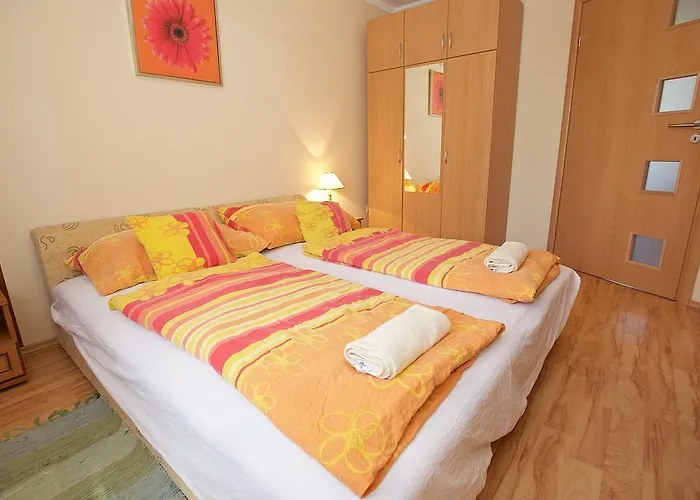 Zoli Apartmanok-brody 51-53