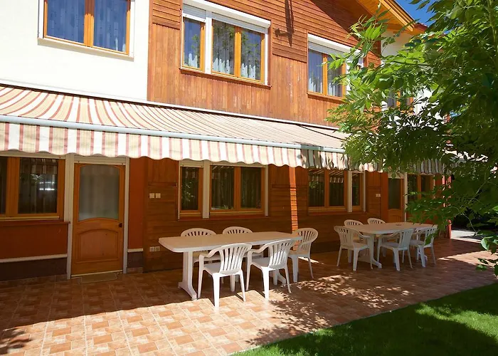 Zoli Apartmanok-brody 51-53